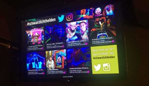 Social-Wall beim Minigolf Schwarzlichthelden Mainz